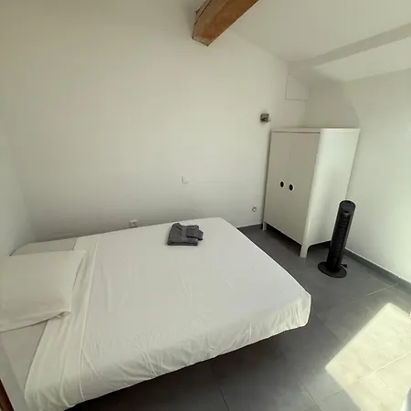 Duplex T3 Lavandou شقة *